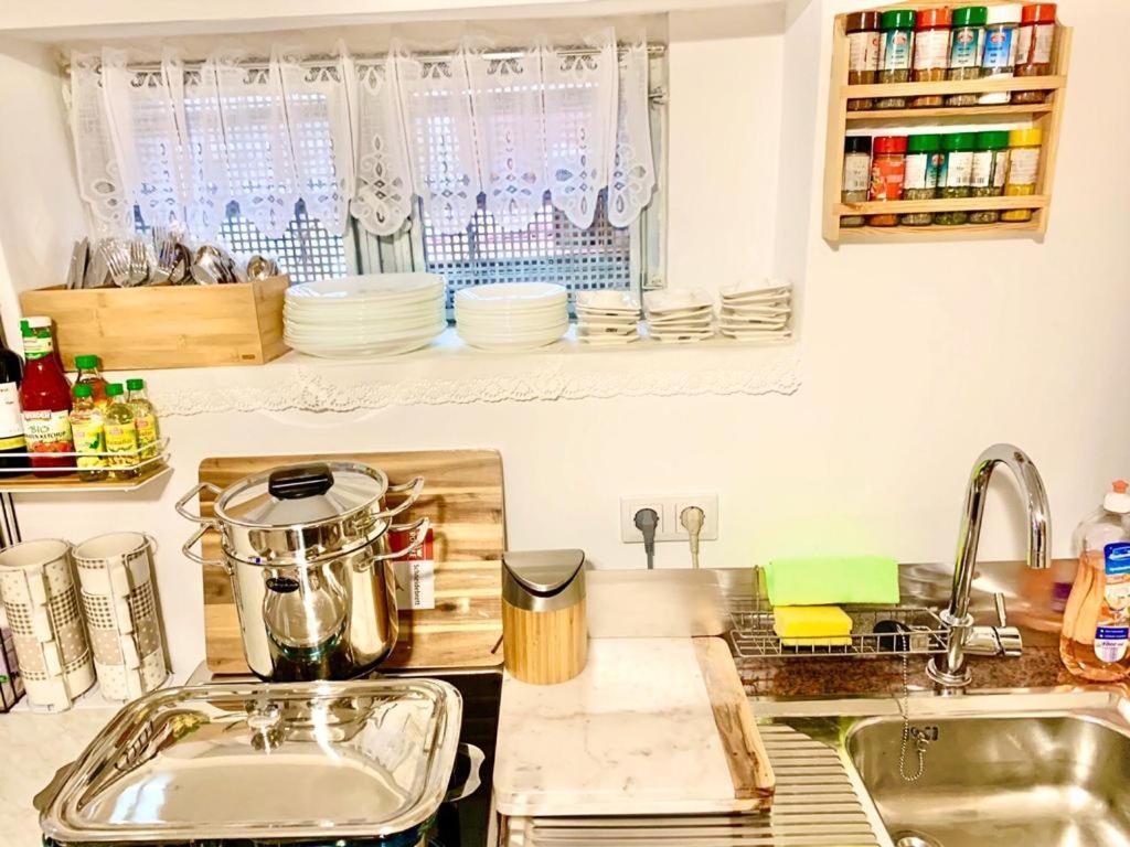 New Hostel Berlin Mitte Free Snack Hot Tea And Coffee Berlim Exterior foto