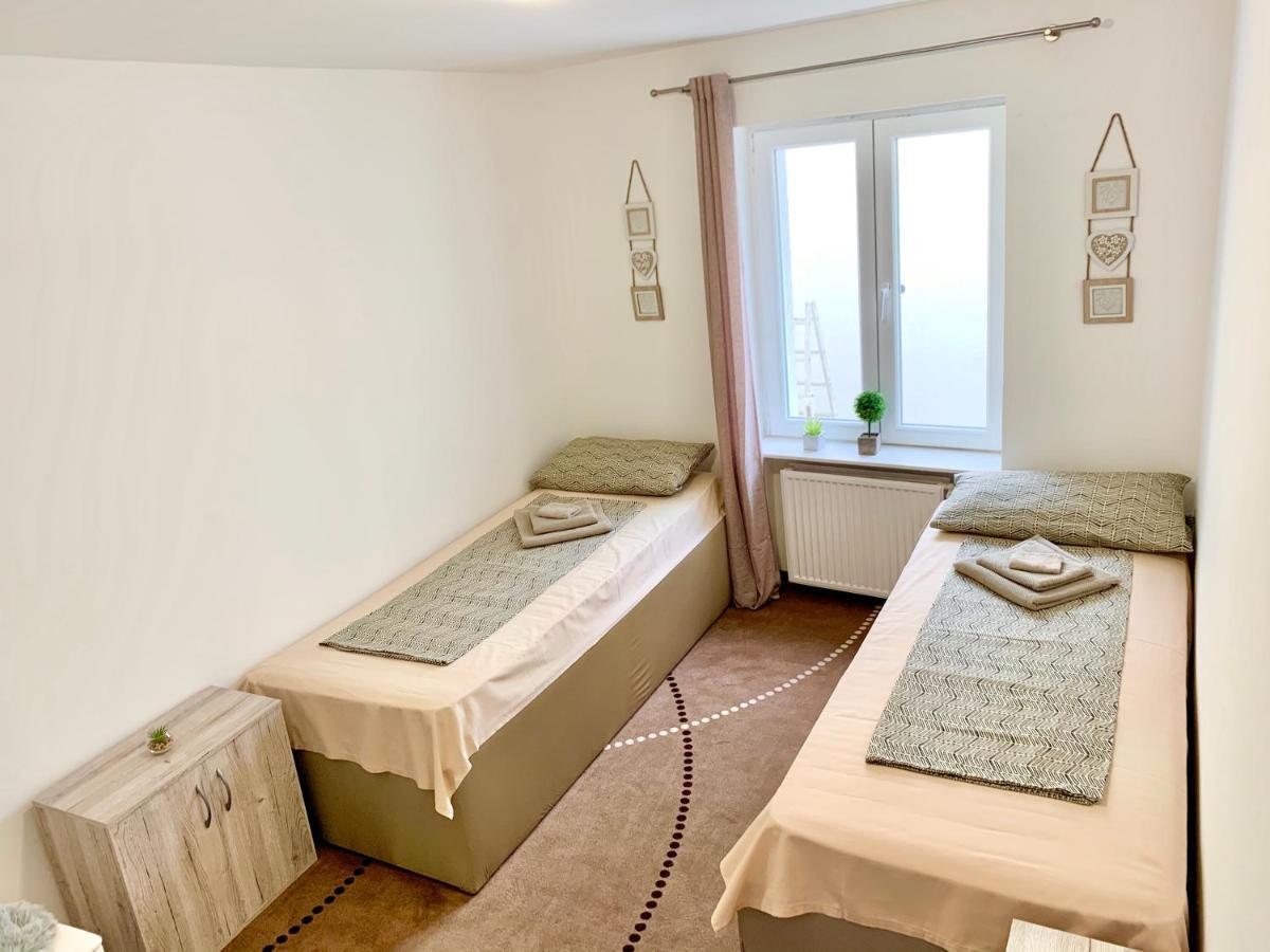New Hostel Berlin Mitte Free Snack Hot Tea And Coffee Berlim Exterior foto