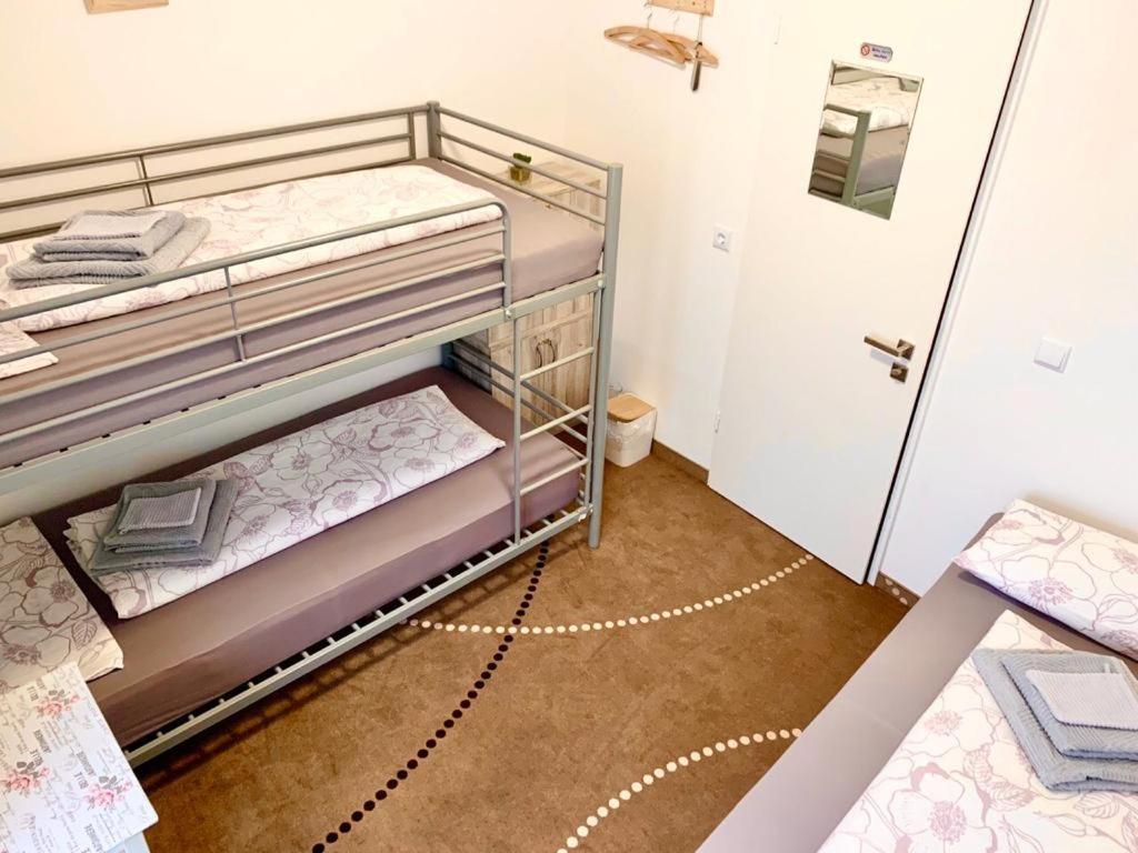 New Hostel Berlin Mitte Free Snack Hot Tea And Coffee Berlim Exterior foto